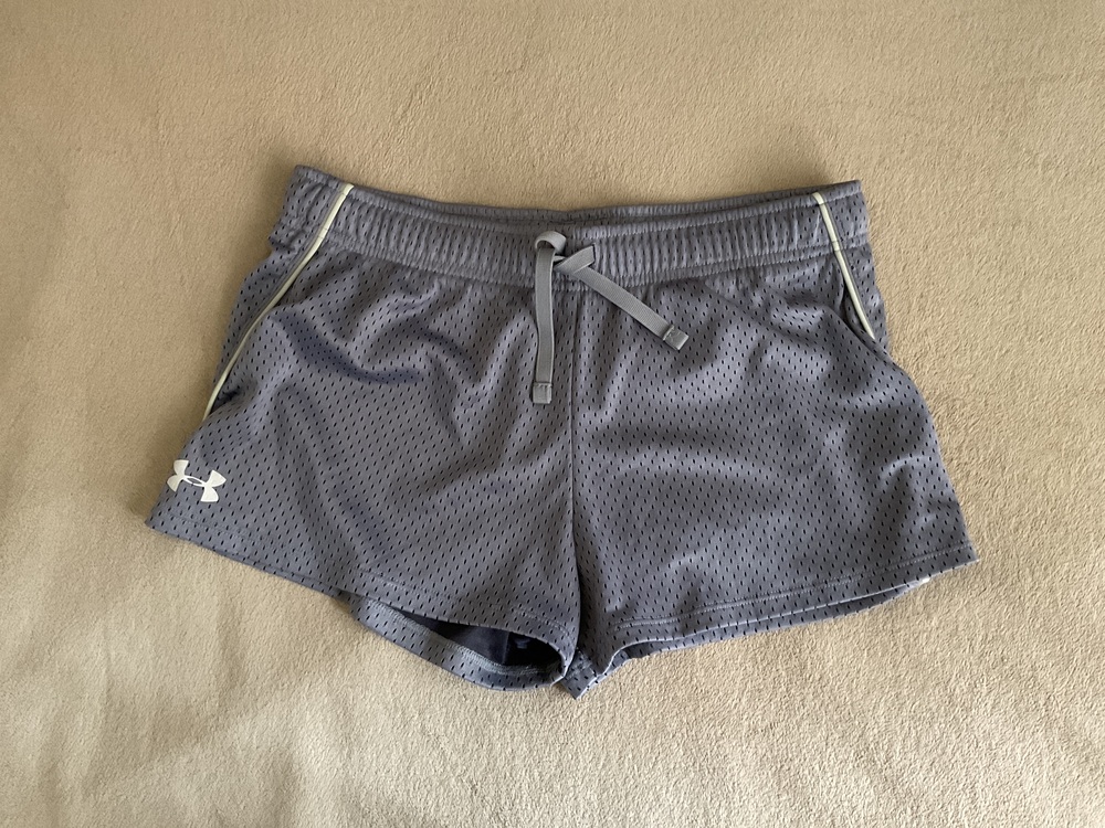 Under Armor Girts sport shorts